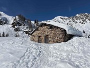 Sulle nevi di San Simone (1700 m) e Baita del Camoscio (1750 m) splende il sole -17febb25- FOTOGALLERY